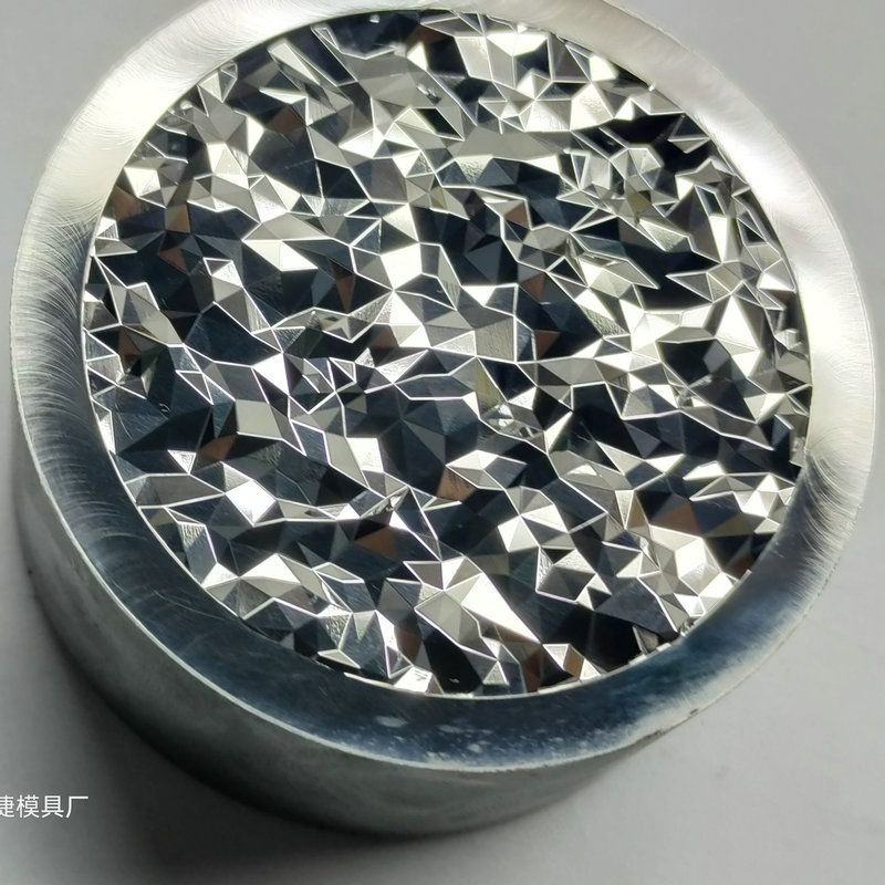 燈(deng)罩(zhao)糢具9