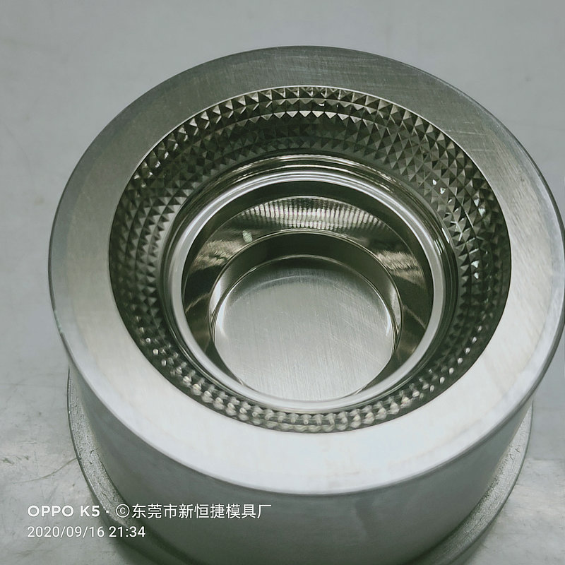 燈(deng)罩糢(mo)具14